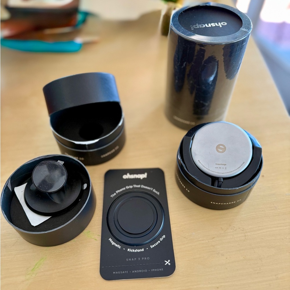 Snap Black Phone Grip and Stand